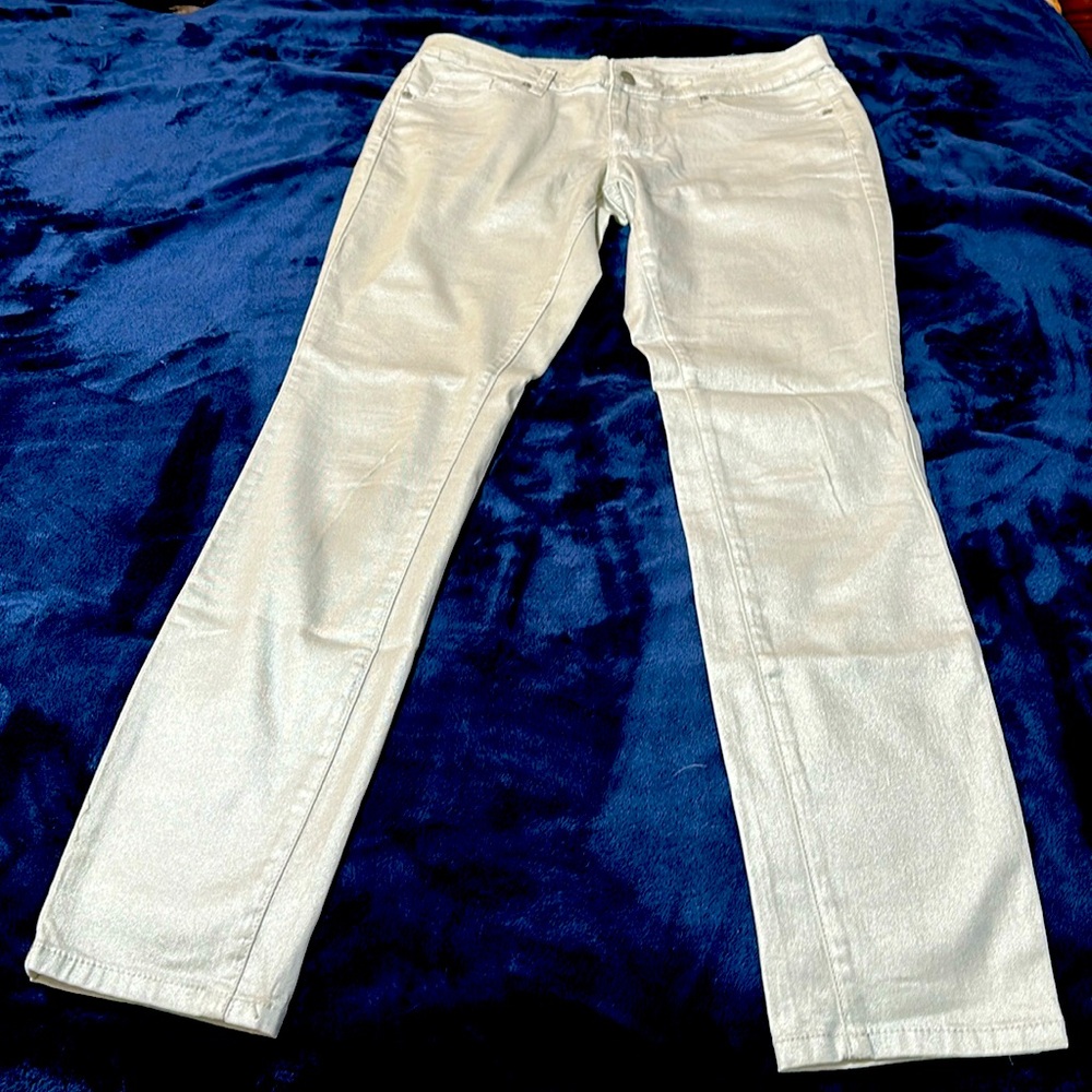 Iridescent white skinny jeans , size 8 premium denim jeans gently used